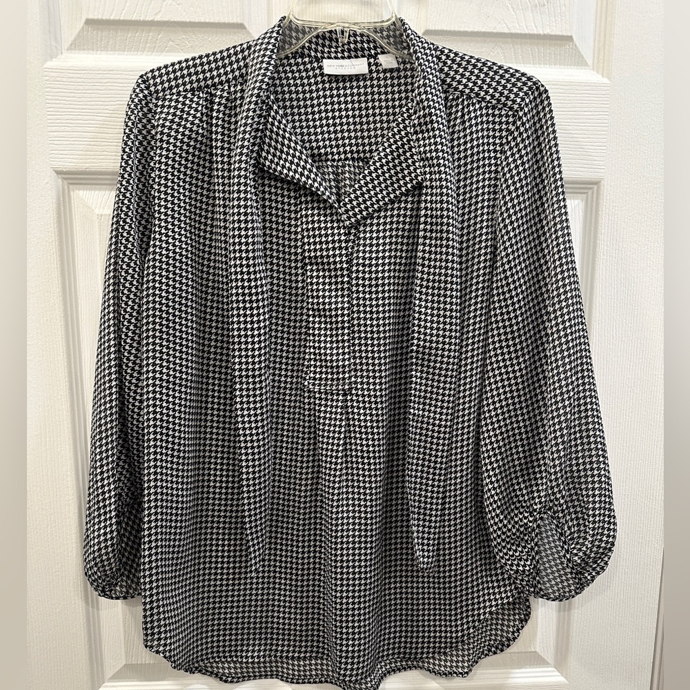 Vintage New York & company black and white houndstooth blouse size S EUC